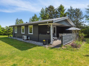 Holiday Home Alste - 900m from the sea by Interhome, Hals